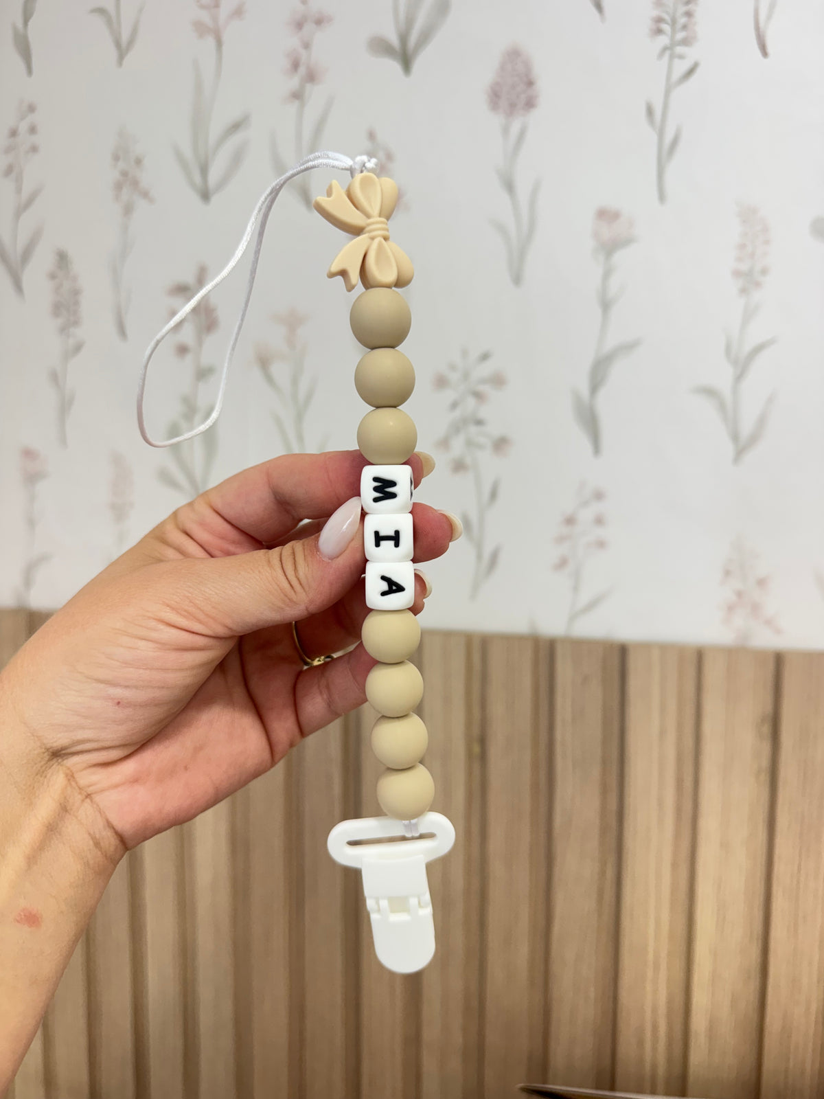 Girls Costum Pacifier Clip