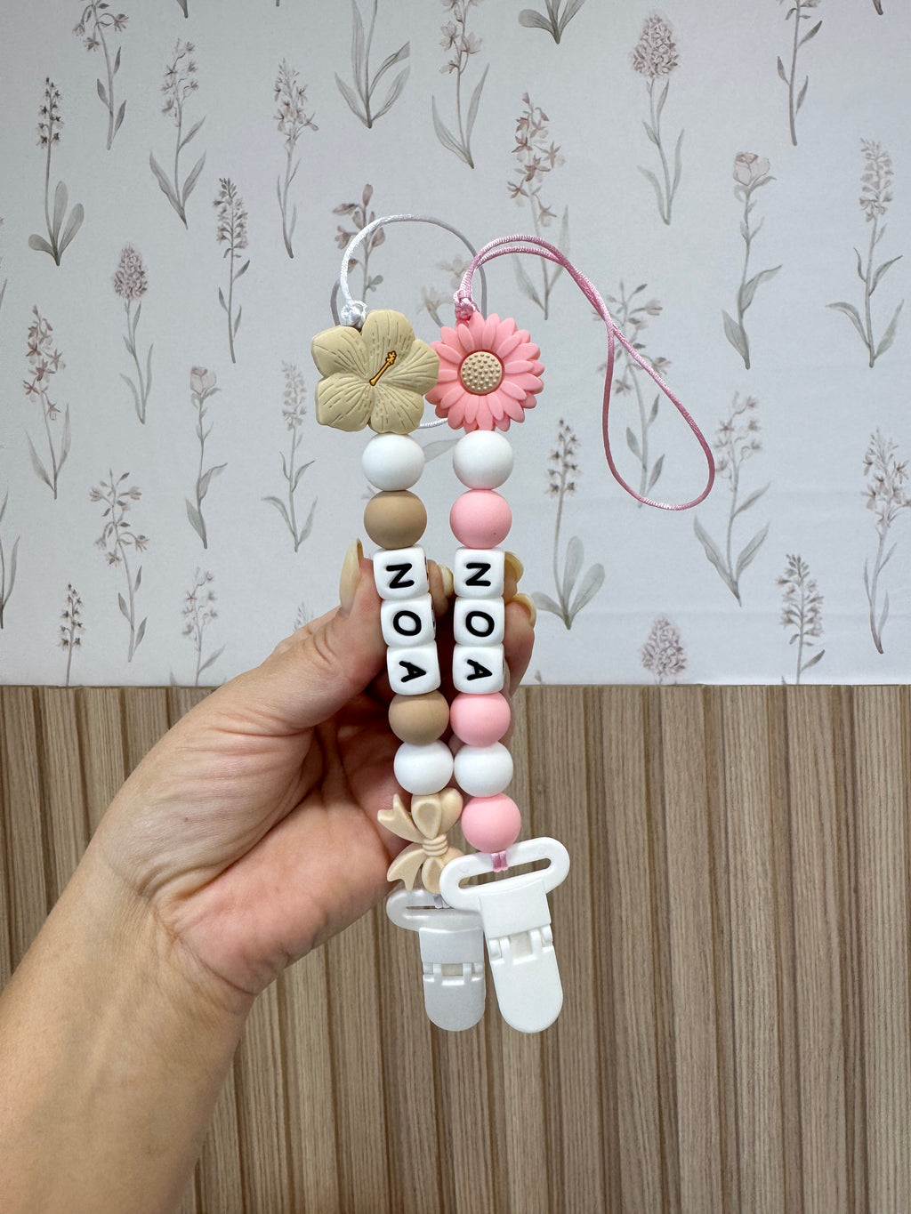 Girls Costum Pacifier Clip